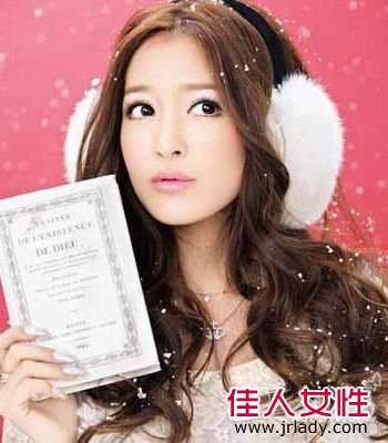 銀色的冰雪妝容