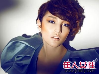 性感小麥色妝容 面龐輕浮亮澤