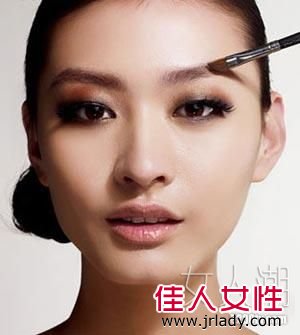 打造迷人小臉妝