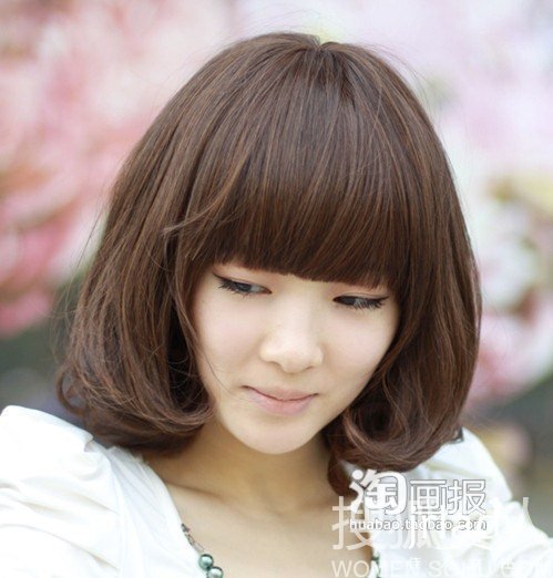 2012情人節馬上就要到瞭，大傢還在為約會發型發愁嗎？今天收錄瞭多款2012情人節約會發型給MM們參考，一定有一款適合大傢的哦！趕快往下看吧！