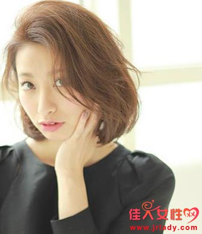 女人短發最新發型設計圖片 讓你在這個夏季展現迷人V臉