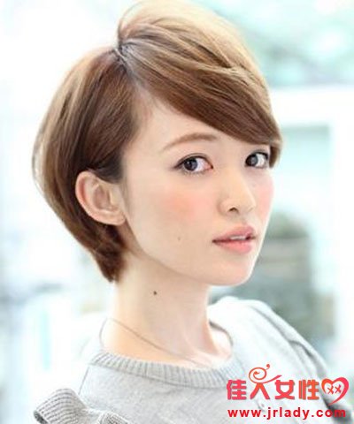 女人短發最新發型設計圖片 讓你在這個夏季展現迷人V臉
