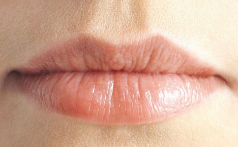 春季怎麼保養嘴唇 護唇的方法有哪些 春季怎麼護唇