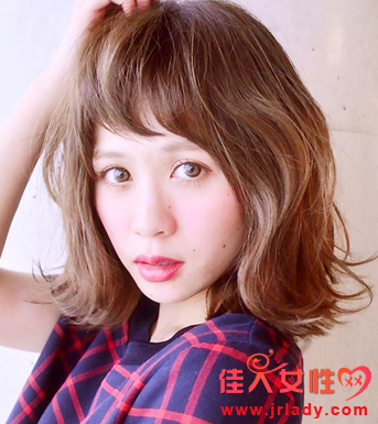 氣質的齊肩燙發發型
