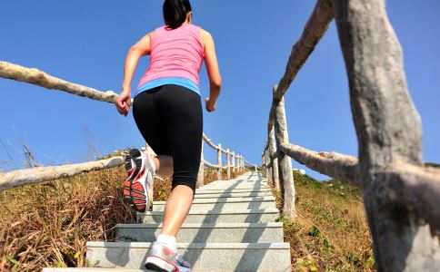 爬樓梯可以減肥嗎 爬樓梯效果的熱量高嗎 爬樓梯減肥的正確方法