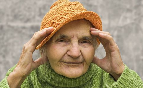 老年精神病的常見表現 老人如何保健心理 老人保健心理的方法