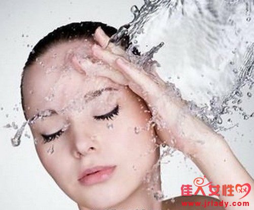 夏季肌膚補水要重視 教你怎麼給肌膚補水