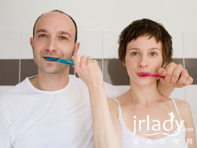 刷牙仍是“臭烘烘” 醫生詳解口臭不同因素