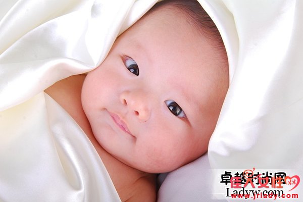 新生寶寶正常發育標準現象 讓您的育兒知識更健全