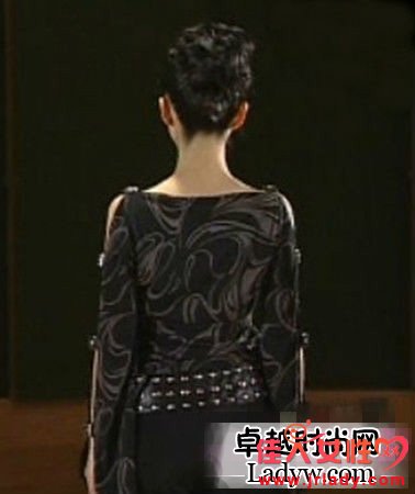 熱力塑身莎莎舞教程 讓你不僅瘦腰還能瘦手臂