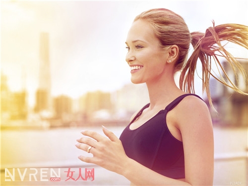 冬天跑步能減肥嗎_冬天跑步暖身又減脂 選對時間讓脂肪燃起來 冬天跑步能減肥嗎_冬天跑步暖身又減脂 選對時間讓脂肪燃起來