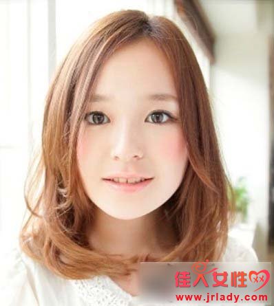 小編分享春季必備的露額梨花頭發型圖片