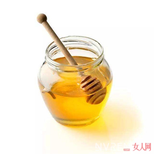 女人喝蜂蜜可以排毒嗎_女人吃什麼可以排毒養顏 10種食物讓你吃出好氣色