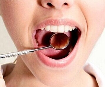 牙齦出血是由哪些原因造成的