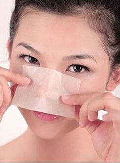小蘇打去黑頭方法 不再擁有“草莓鼻” 小蘇打去黑頭方法 不再擁有“草莓鼻”