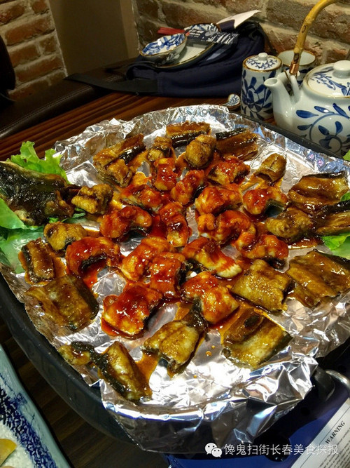 韓國餐廳烤活鰻魚好重口味 鰻魚多少錢一斤有哪些營養價值