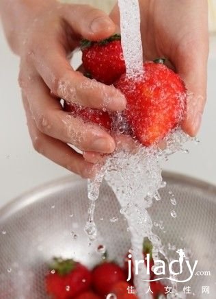 美白食物：草莓