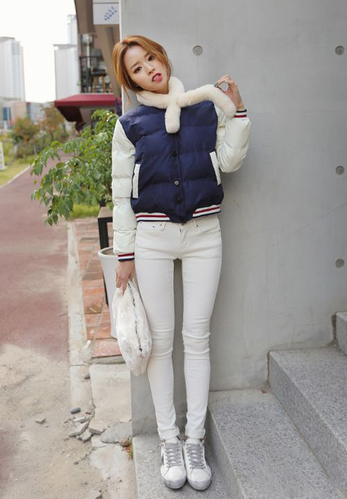 棒球服款式的短款羽絨服
