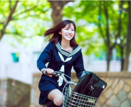 五大竅門去眼袋 畢業照美美拍出來
