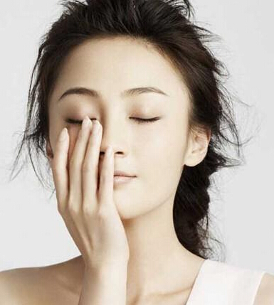 五大竅門去眼袋 畢業照美美拍出來 五大竅門去眼袋 畢業照美美拍出來