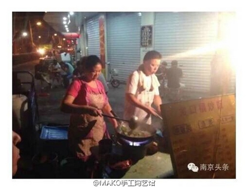 南京最牛路邊炒飯攤引百人聚集 炒飯怎麼做才一粒粒的做法介紹