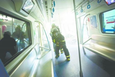 北京地鐵百名乘客咳嗽打噴嚏 疑聞到刺激性氣體