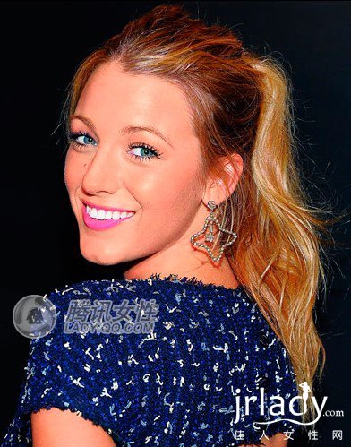 蓬亂馬尾 Blake Lively 蓬亂馬尾 Blake Lively