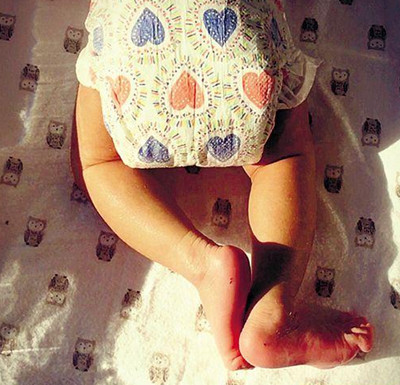 章子怡女兒滿月照皮膚不好 滿月寶寶的護理方法盤點