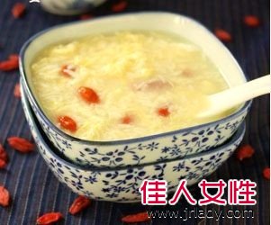 枸杞酒釀蛋:給您好臉色