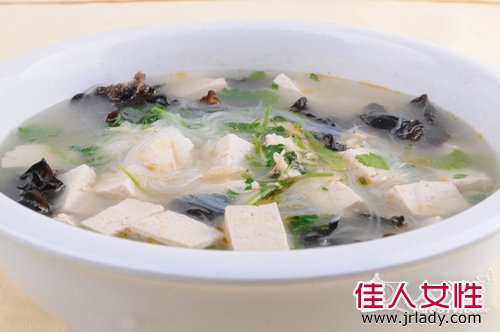 黑木耳豆腐湯