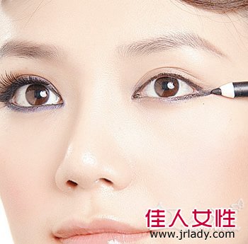 魅惑貓眼妝