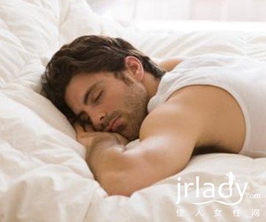 男人睡姿嚴重影響到男性生殖系統