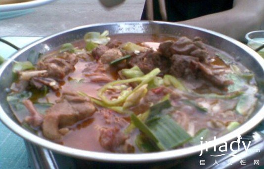 鴨肉火鍋:“消暑”進行時