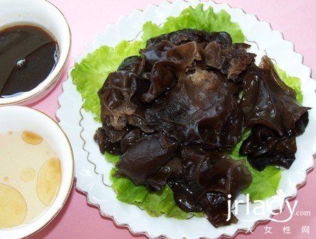 黑色和紅色的食物多有補血的功效