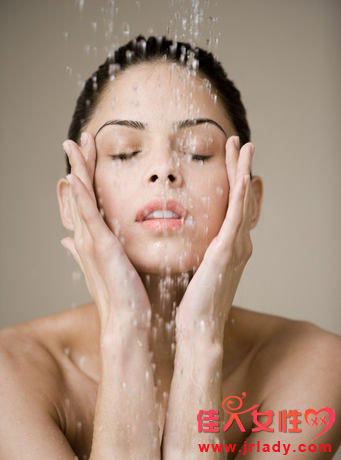 防止走入護膚誤區 盤點夏季正確的洗臉方法 