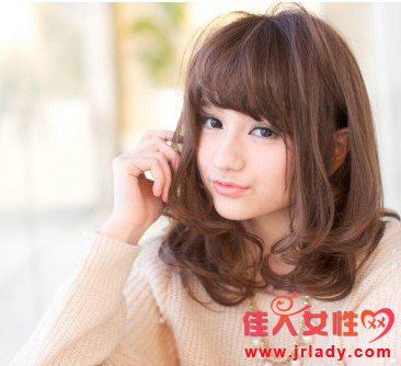 方臉女生適合的發型有哪些