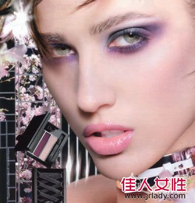 偏愛濃妝