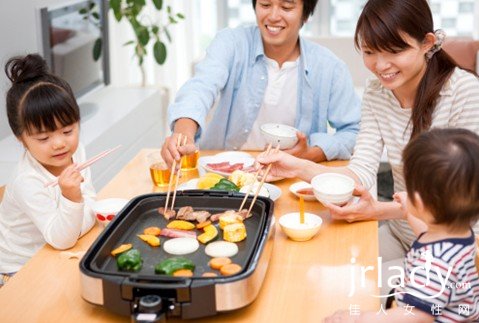 傢長應警惕“飯桌教育”給孩子帶來的影響